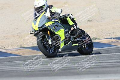 media/Dec-01-2025-Moto Forza (Mon) [[2daa91e15f]]/2-Intermediate Group/Session 2 (Turns 9 and 10)/